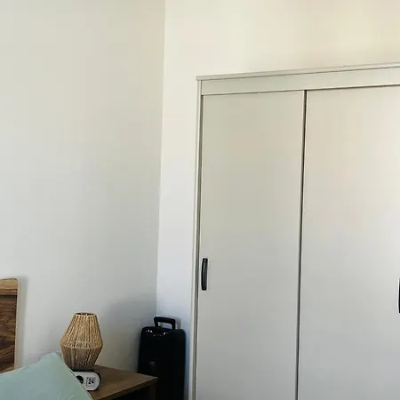 Avec Piscine Privée, 3 à - Fr-1-323-552 *