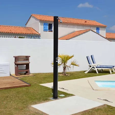 Avec Piscine Privee, 3 A *