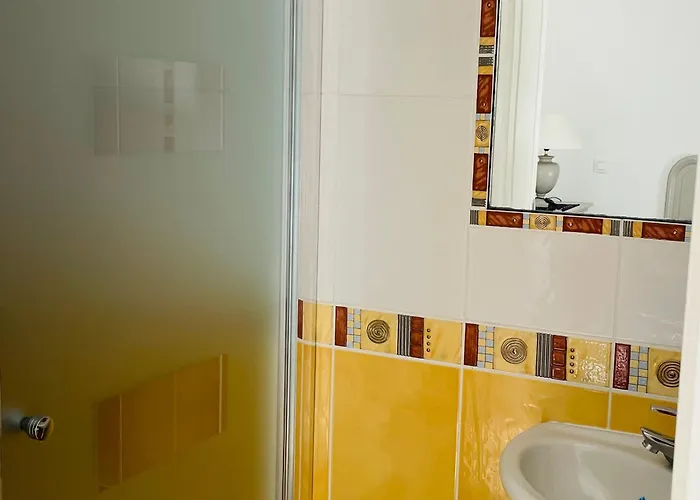 Avec Piscine Privee, 3 A - Fr-1-323-552